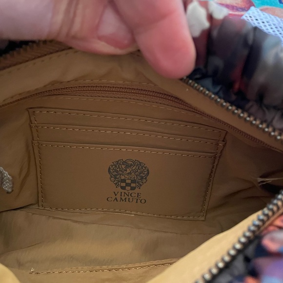 Vince Camuto Clutch NWT 10 X 6 - Picture 5 of 15